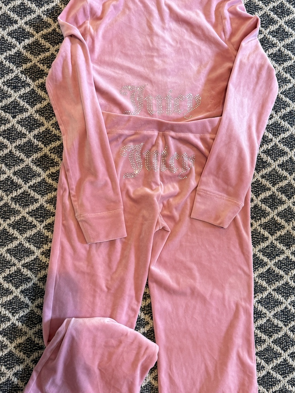 Juicy Couture Women’s Pink Rhinestone Logo Velour Pajama Set